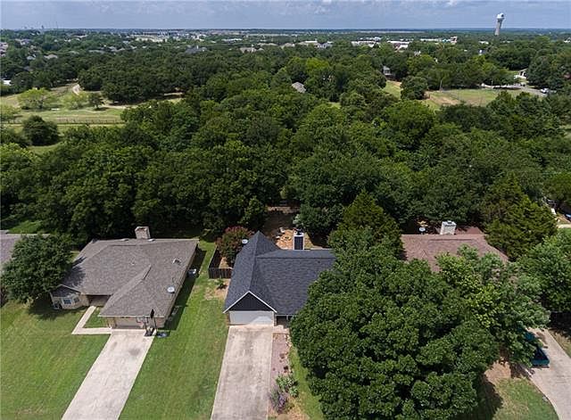 1st image of 2516 Hillside Dr