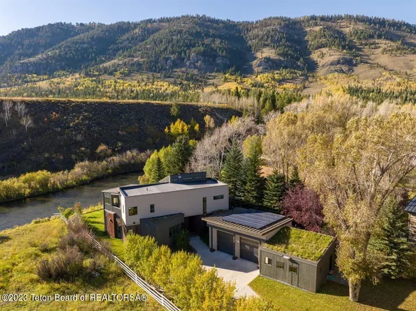 2075 N Fish Creek Rd, Wilson, WY 83014
