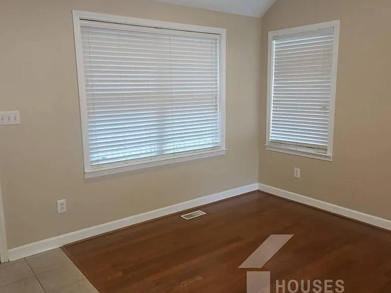 108 Forrest Dr — Photo 3