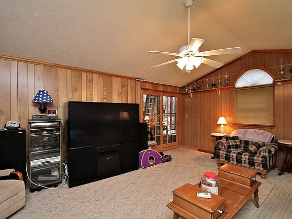3rd image of 47 Van Horn Ln