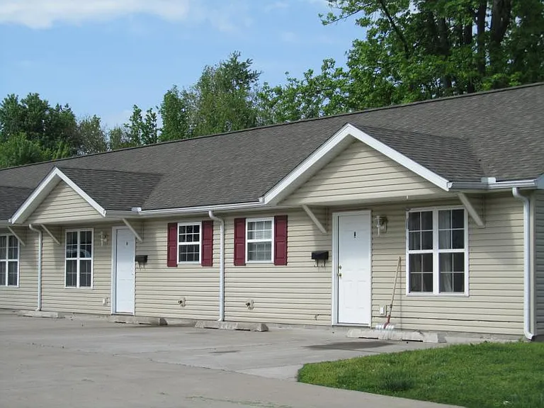 813 W Prairie St — Photo 1