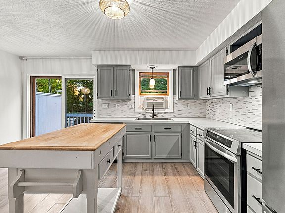 4th image of 62 Longo Dr #62