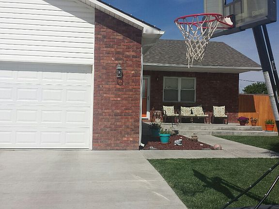 2nd image of 412 Academy Ct