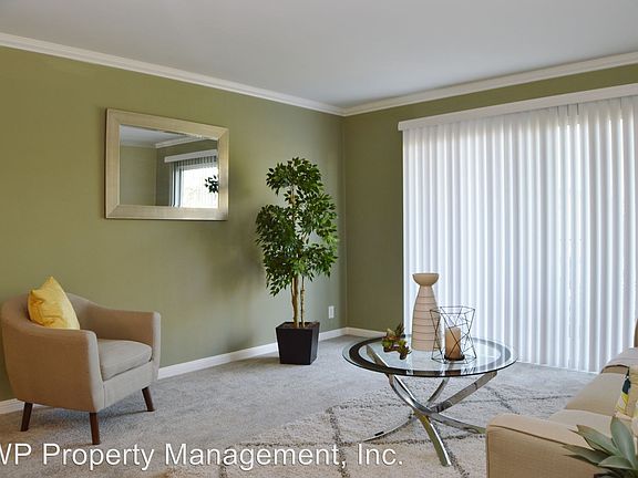 3rd image of 70 Harlan St APT 103