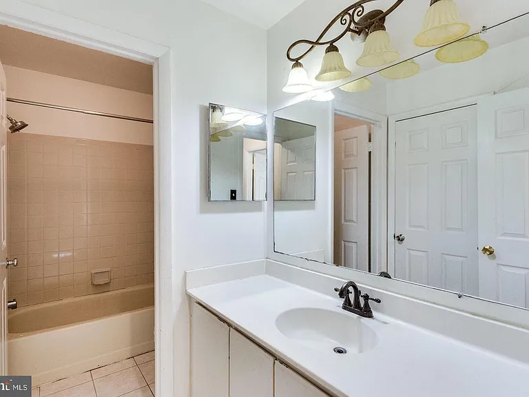 12224 Dapple Gray Ct — Photo 21