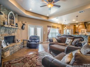 264 Triple R Dr, La Vernia, TX 78121