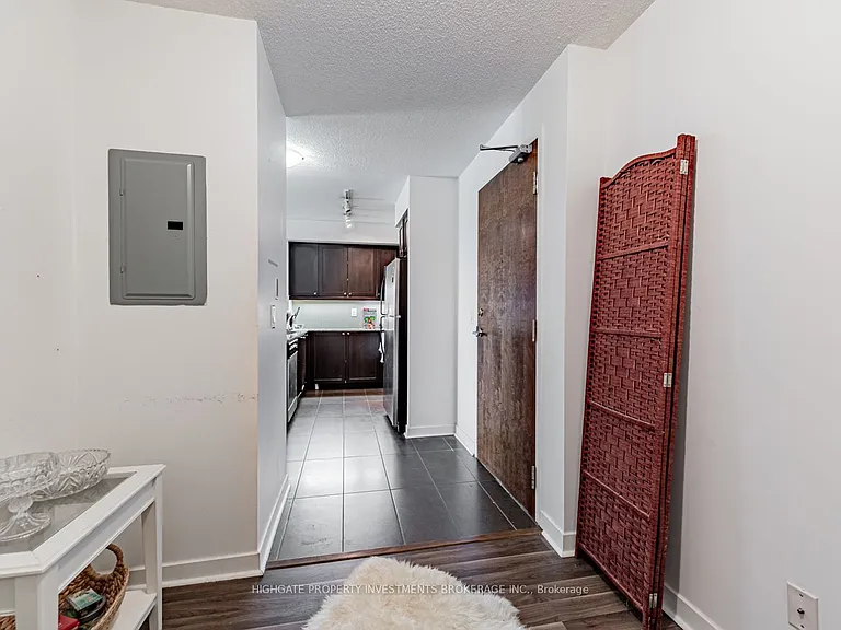 1235 Bayly St #907 — Photo 6