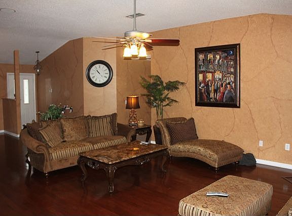 3rd image of 107 Madewood Dr