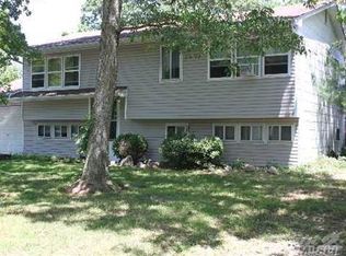 35 Oak Is, Oak Island, NY 11702