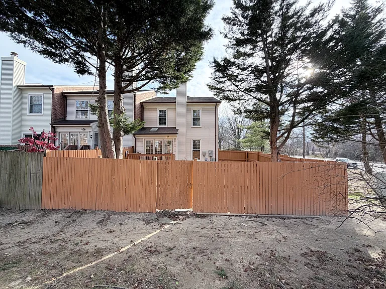 5900 Parenham Way — Photo 46