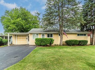 1417 N Wilke Rd, Arlington Heights, IL 60004