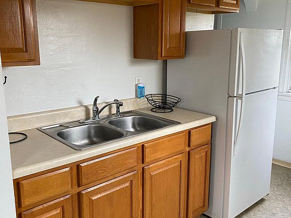 3rd image of 2652 Lincoln Ave
