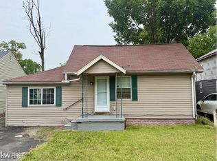 1329 E Decamp St, Burton, MI 48529
