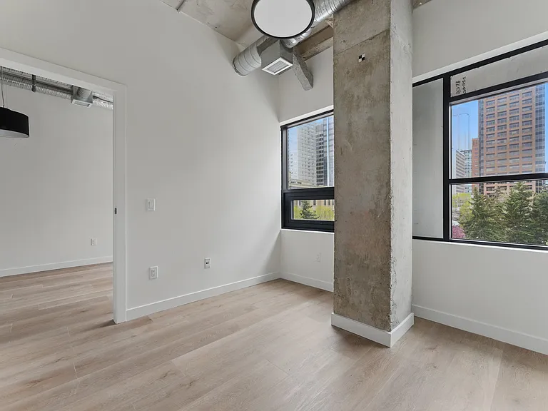 744 4th Ave SW — Photo 30