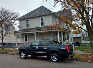 609 Pine St, Muscatine, IA 52761