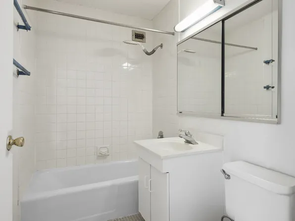 555 Main Street image 10 of 20