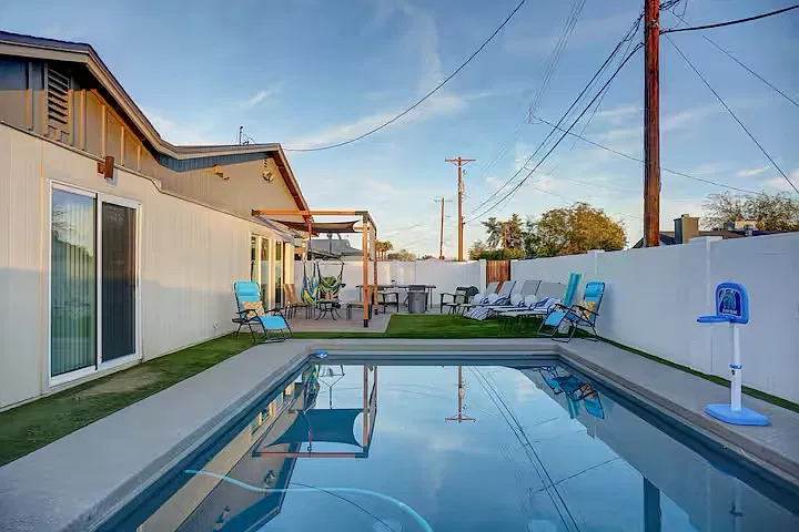 4 bed, 2097 sqft, $3,950 — Photo 2
