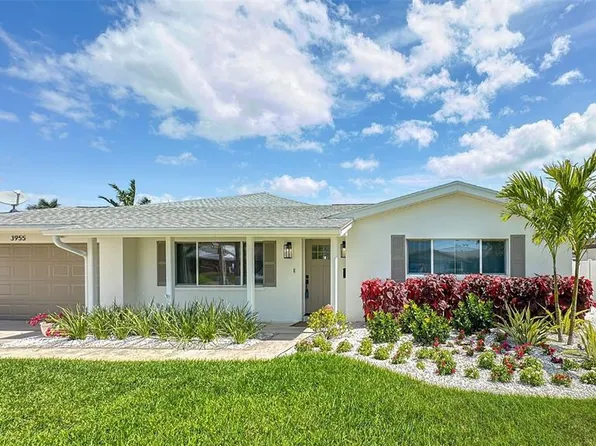 3955 14th Way NE, Saint Petersburg, FL 33703