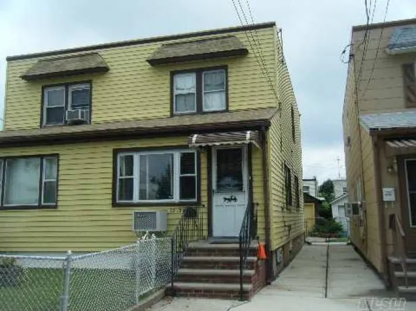 3313 202nd St, Flushing, NY 11361
