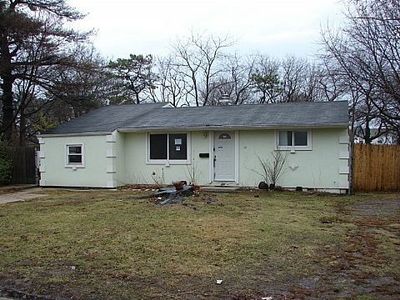 13 Nicoll Ave, Central Islip, NY, 11722