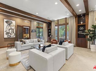 17424 Cumpston St, Encino, CA 91316