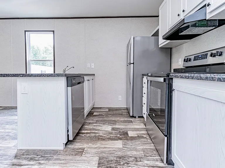 923 W Lee Rd #8 — Photo 4