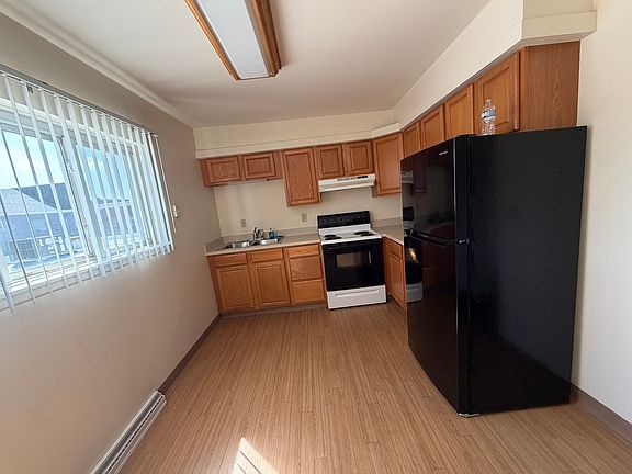 5th image of 56 1/2 Main St APT 2