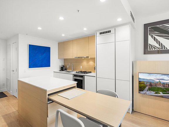 4th image of 60 Saghalie Rd #806
