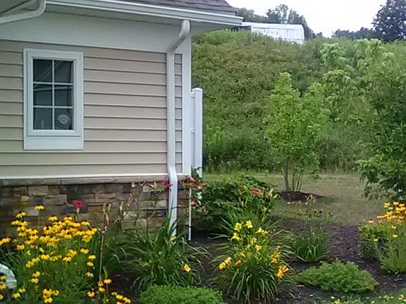 2nd image of 115 Heartwood Ln