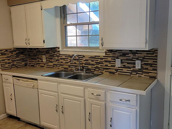 4th image of 3732 Brickmont Dr