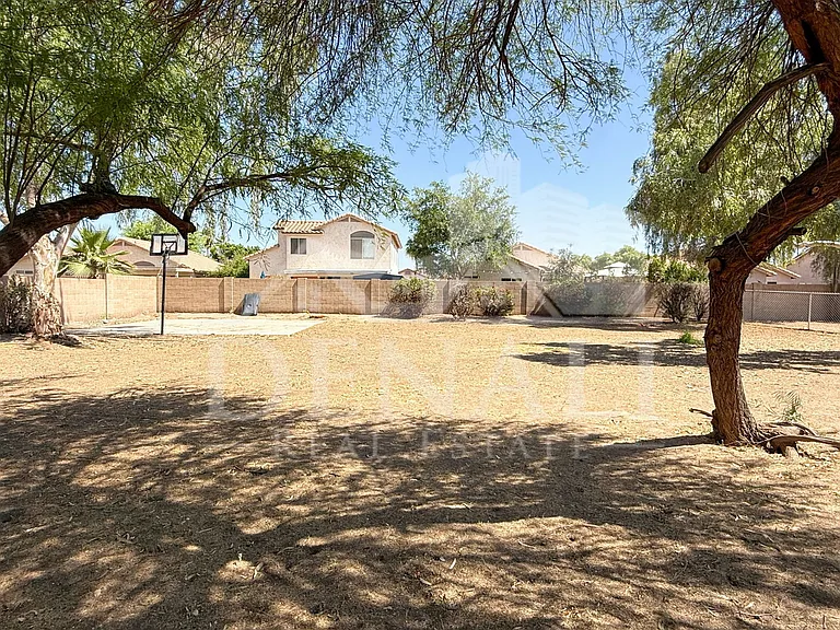 1274 W Sparrow Ct — Photo 32