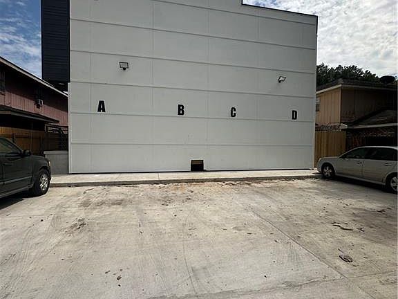 5th image of 10951 Roger Dr