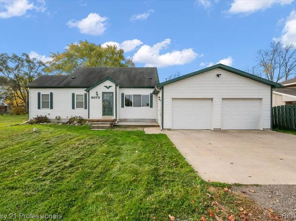 9073 Grand Blanc Rd, Gaines, MI 48436