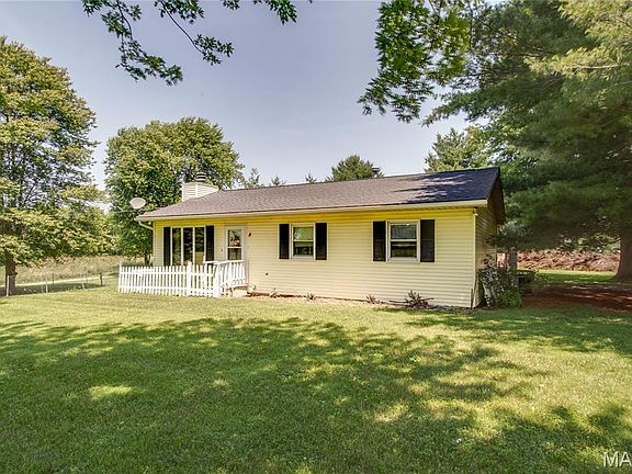 3rd image of 25078 White Rose Ln