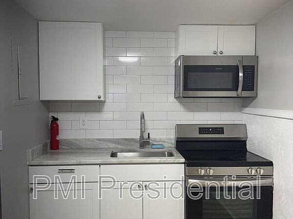 5th image of 826 Azalea Ave