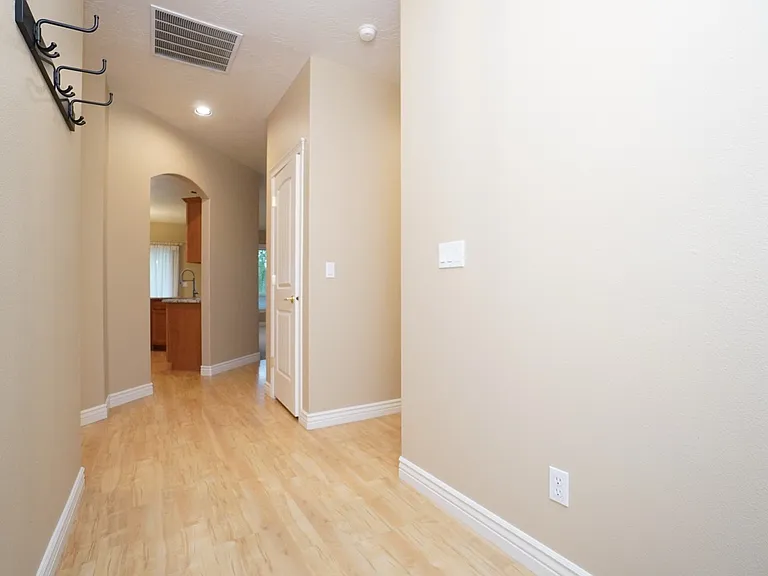 1917 W Marten Creek Dr — Photo 6
