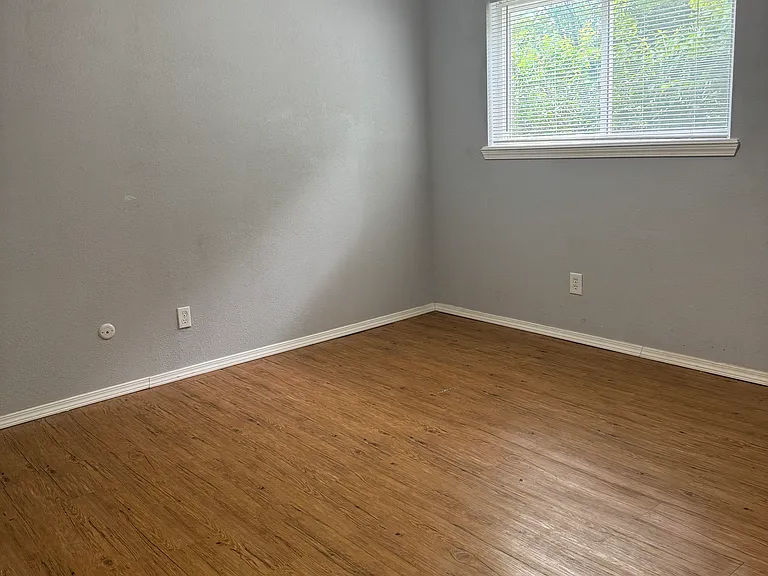 1230 S Sherman Ave — Photo 9