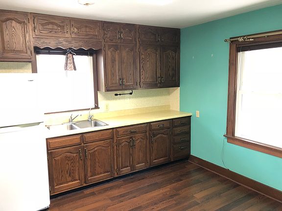 2nd image of 640 S Park St