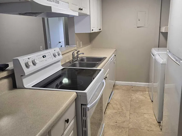 4451 Treehouse Ln #18E — Photo 2