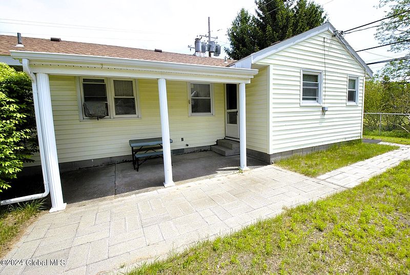 3rd image of 602 Sand Creek Road