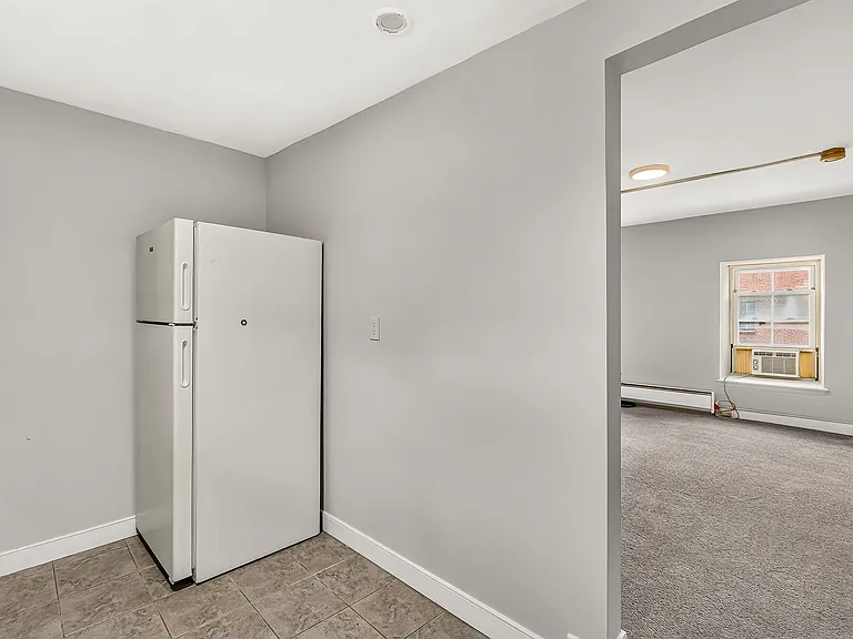 243 E 2nd St #5 — Photo 7