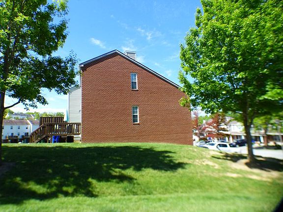 2nd image of 105 Blue Leaf Dr
