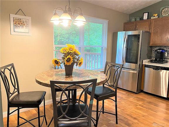4th image of 905 Cliffbrook Ct