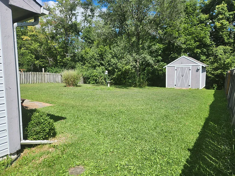 278 Longfellow Ln — Photo 3