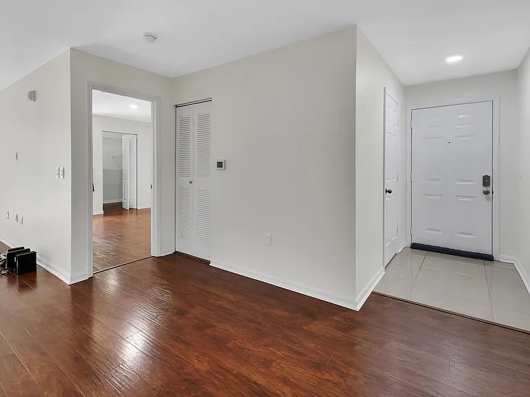 940 Village Trl #8-206 — Photo 23