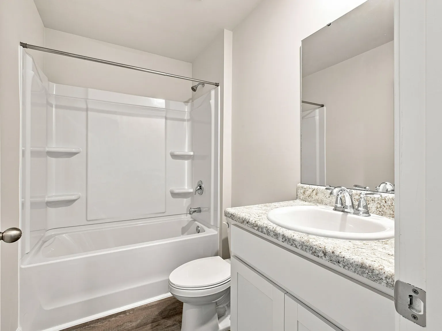3 bed, 1618 sqft, $2,300 — Photo 2