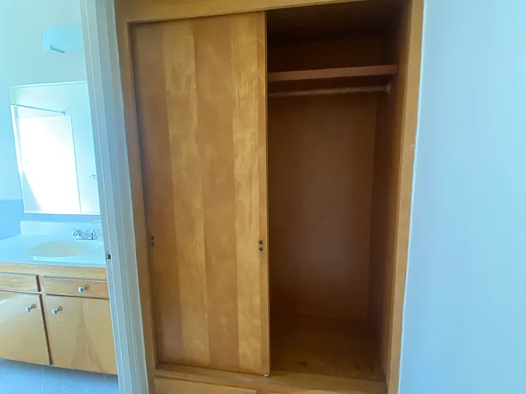Cortina Apartments — Photo 8