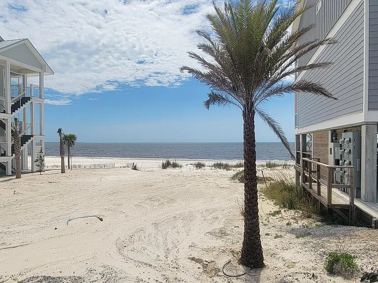 822 Oleander Ave — Photo 9