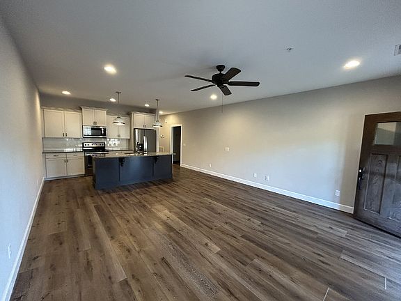 5th image of 230 Cypress Rdg