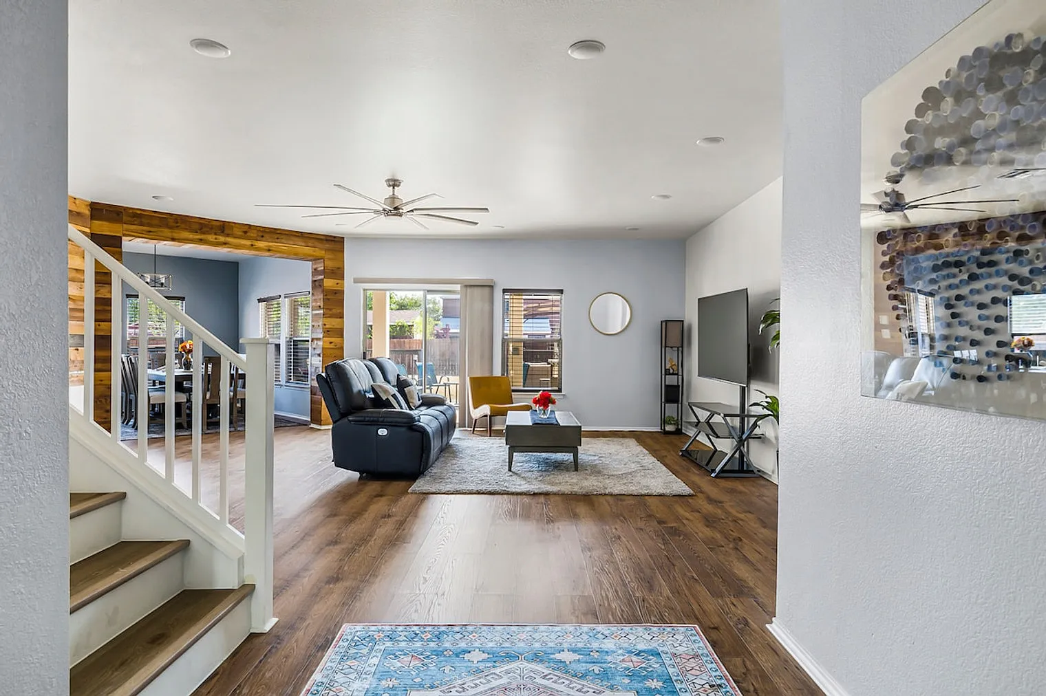 5 bed, 4.5 bath, $7,202 — Photo 2